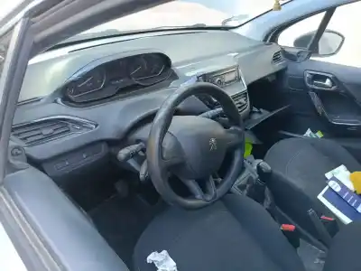 Vehicul casat peugeot 208 gt line al anului 2017 alimentat bh02