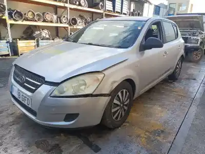 Verschrottungsfahrzeug kia cee´d drive des jahres 2008 angetrieben d4fb-l