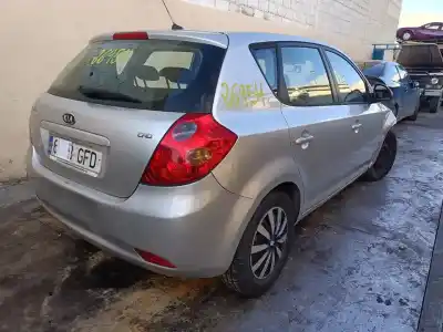 Verschrottungsfahrzeug kia cee´d drive des jahres 2008 angetrieben d4fb-l