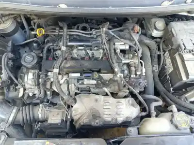 Véhicule à la ferraille opel corsa e expression ecoflex de l'année 2015 alimenté b13dte