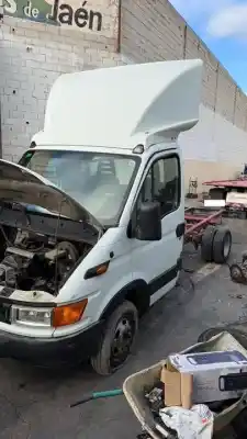 Veículo de Sucata iveco daily iii caja/chasis 65 c 15 do ano 2003 alimentado 8140.43s