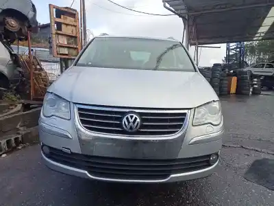 Verschrottungsfahrzeug VOLKSWAGEN TOURAN (1T1, 1T2)  des Jahres 2007 angetrieben BMN