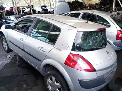 Sloopvoertuig renault megane ii (bm0/1_, cm0/1_) 1.9 dci van het jaar 2006 aangedreven f9q e8