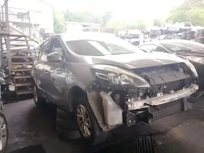 Scrapping Vehicle renault scénic iii (jz0/1_) 1.6 dci (jz00, jz12) of the year 2012 powered r9m 402,r9m 404,r9m 414