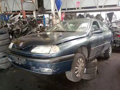 Scrapping Vehicle RENAULT LAGUNA I (B56_, 556_) 2.0 of the year 1995 powered F3R