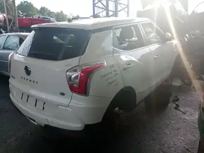 Veicolo di demolizione SSANGYONG TIVOLI  dell'anno 2015 alimentato 673910