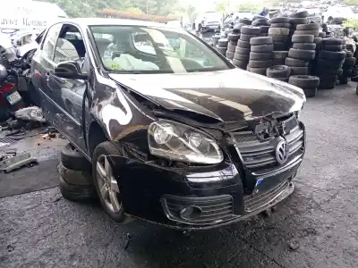 Veículo de Sucata volkswagen golf v (1k1) 1.9 tdi do ano 2008 alimentado bxe