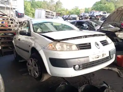 Veicolo di demolizione renault megane ii (bm0/1_, cm0/1_) 1.5 dci (bm02 bm13 bm2a cm02 cm13) dell'anno 2004 alimentato k9k f7