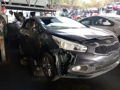 Veículo de Sucata kia cee'd (jd) 1.4 crdi 90 do ano 2013 alimentado d4fc