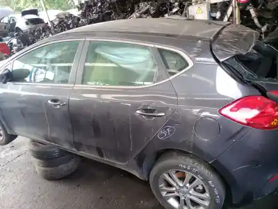 Veículo de Sucata kia cee'd (jd) 1.4 crdi 90 do ano 2013 alimentado d4fc
