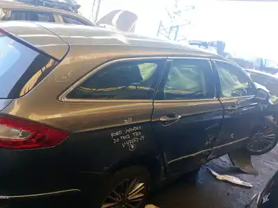 Vehicul casat ford mondeo v sedán (cd) 2.0 tdci al anului 2017 alimentat t7cn