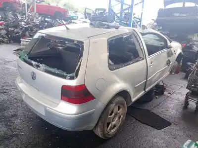 Veículo de Sucata volkswagen golf iv (1j1) 1.6 do ano 1999 alimentado akl