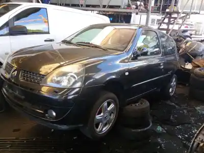 Veicolo di demolizione RENAULT CLIO II FASE I (B/CB0) (1998->) 1.5 dCi (B/CB03) dell'anno 2003 alimentato K9K B7 Veicolo di demolizione RENAULT CLIO II FASE I (B/CB0) (1998->) 1.5 dCi (B/CB03) dell'anno 2003 alimentato K9K B7