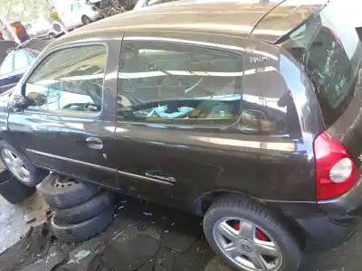 Scrapping Vehicle renault clio ii fase i (b/cb0) (1998->) 1.5 dci (b/cb03) of the year 2003 powered k9k b7