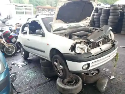 Veículo de Sucata renault clio ii fase ii (b/cb0) 1.9 dti diesel 80 cv / 59 kw do ano 2000 alimentado f9q h7