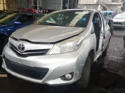 Véhicule à la ferraille TOYOTA YARIS (_P13_)  de l'année 2013 alimenté 1KR-FE