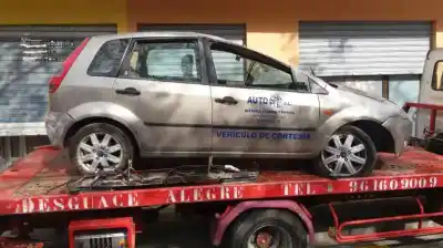 Здавання транспортного засобу ford fiesta (cbk) ambiente року 2002 потужний f6ja