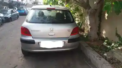 Veicolo di demolizione PEUGEOT 307 (S1) XR dell'anno 2003 alimentato RHY