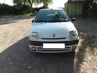 Veículo de Sucata renault clio ii fase i (b/cbo) 1.6 initiale (b/cbod) 90 cv / 66 kw do ano 1999 alimentado k7m744