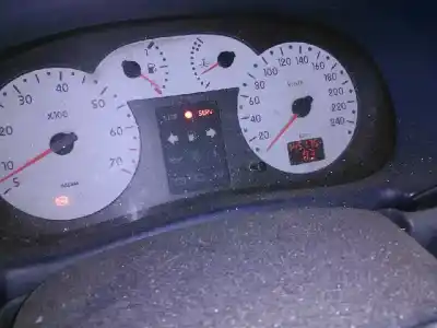 Veículo de Sucata renault clio ii fase i (b/cbo) 1.6 initiale (b/cbod) 90 cv / 66 kw do ano 1999 alimentado k7m744