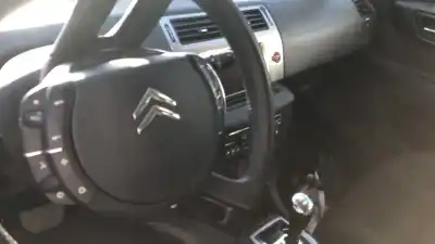 Veículo de Sucata citroen c4 berlina exclusive do ano 2010 alimentado 9hz