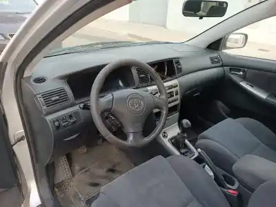 Veículo de Sucata TOYOTA COROLLA (E12) 2.0 D-4D Linea Sol Berlina do ano 2003 alimentado 1CDFTV