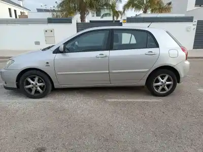 Veículo de Sucata toyota corolla (e12) 2.0 d-4d linea sol berlina do ano 2003 alimentado 1cdftv