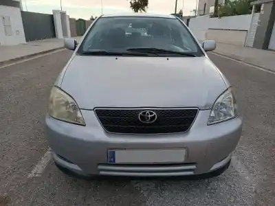 Veículo de Sucata toyota corolla (e12) 2.0 d-4d linea sol berlina do ano 2003 alimentado 1cdftv