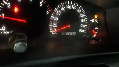 Veículo de Sucata toyota corolla (e12) 2.0 d-4d linea sol berlina do ano 2003 alimentado 1cdftv