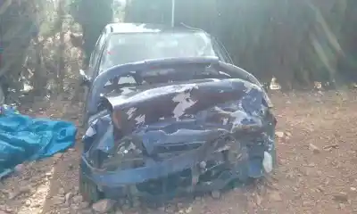Verschrottungsfahrzeug SUZUKI SWIFT SF BERLINA (EA) GTI des Jahres 2001 angetrieben G13B