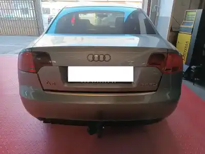Veicolo di demolizione AUDI A4 BERLINA (8E) 2.0 TDI dell'anno 2005 alimentato BLB