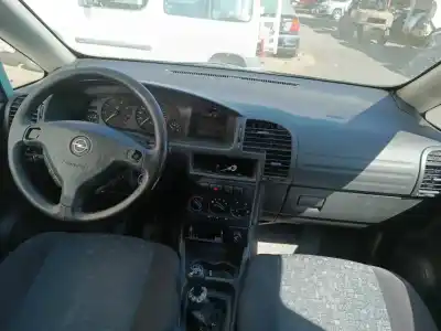 Sloopvoertuig opel zafira a elegance van het jaar 1999 aangedreven x18xe1