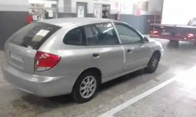 Sloopvoertuig kia rio ipanema berlina van het jaar 2004 aangedreven a3d