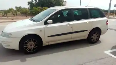 Veicolo di demolizione fiat stilo (192) 1.6 16v dell'anno 2004 alimentato 182b6000