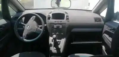 Sloopvoertuig opel zafira b cosmo van het jaar 2006 aangedreven z19dt