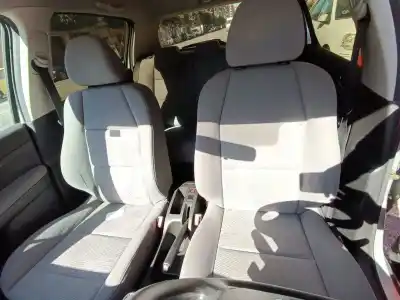 Veicolo di demolizione PEUGEOT 307 (S1) XS dell'anno 2004 alimentato RHS