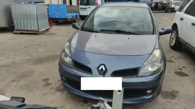 Sloopvoertuig RENAULT                                            CLIO III                                                                                                                                                                                                                                                   Authentique                                                                                                                                                                                                                                                van het jaar 2006 aangedreven D4F740