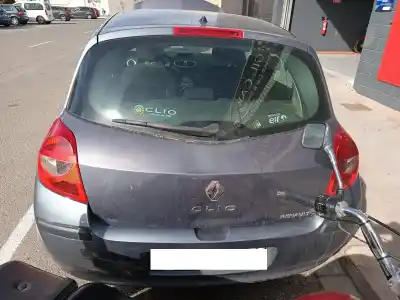 Здавання транспортного засобу renault clio iii pack authentique року 2006 потужний d4f740