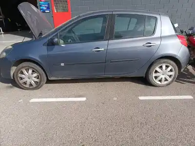 Здавання транспортного засобу renault clio iii pack authentique року 2006 потужний d4f740