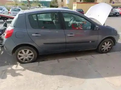 Здавання транспортного засобу RENAULT CLIO III Pack Authentique року 2006 потужний D4F740