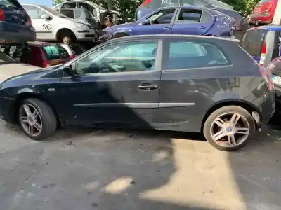 Veículo de Sucata fiat stilo (192) 1.9 jtd cat do ano 2005 alimentado 192a1000