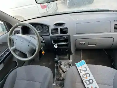 Veículo de Sucata kia rio ipanema berlina do ano 2004 alimentado a3d