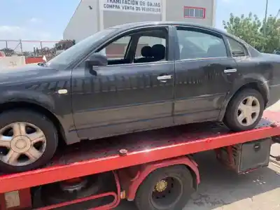 Veículo de Sucata VOLKSWAGEN PASSAT B5 (3B2) 1.6 do ano 1999 alimentado AHL