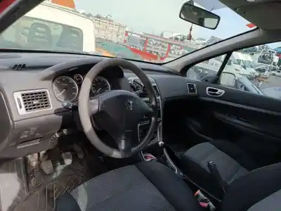 Vehicul casat peugeot 307 (s1) xr al anului 2004 alimentat rhy