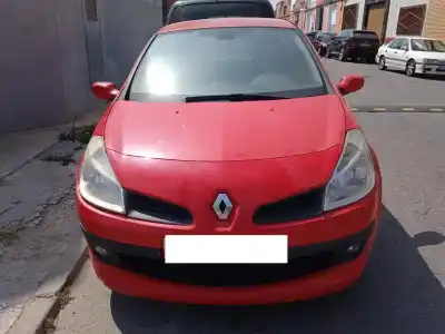 Sloopvoertuig RENAULT                                            CLIO III                                                                                                                                                                                                                                                   Confort Dynamique                                                                                                                                                                                                                                          van het jaar 2006 aangedreven K9K764