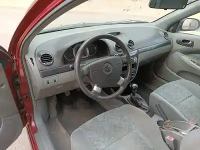 Sloopvoertuig chevrolet lacetti se van het jaar 2004 aangedreven f14d3