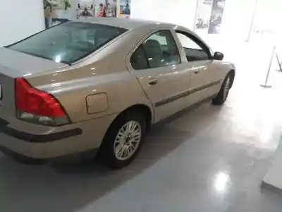 Veículo de Sucata VOLVO S60 I (384) 2.4 do ano 2003 alimentado B5244S