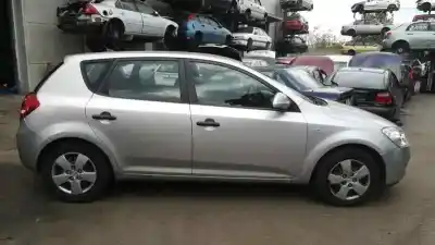 Veicolo di demolizione kia cee´d sporty wagon concept dell'anno 2008 alimentato d4fbl