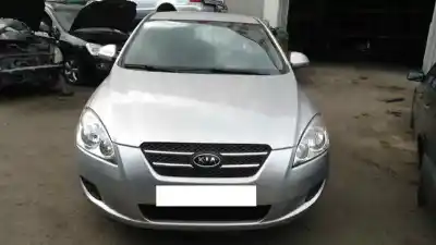 Veicolo di demolizione kia cee´d sporty wagon concept dell'anno 2008 alimentato d4fbl