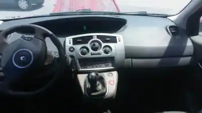 Veículo de Sucata renault scenic ii confort expression do ano 2009 alimentado k4j740